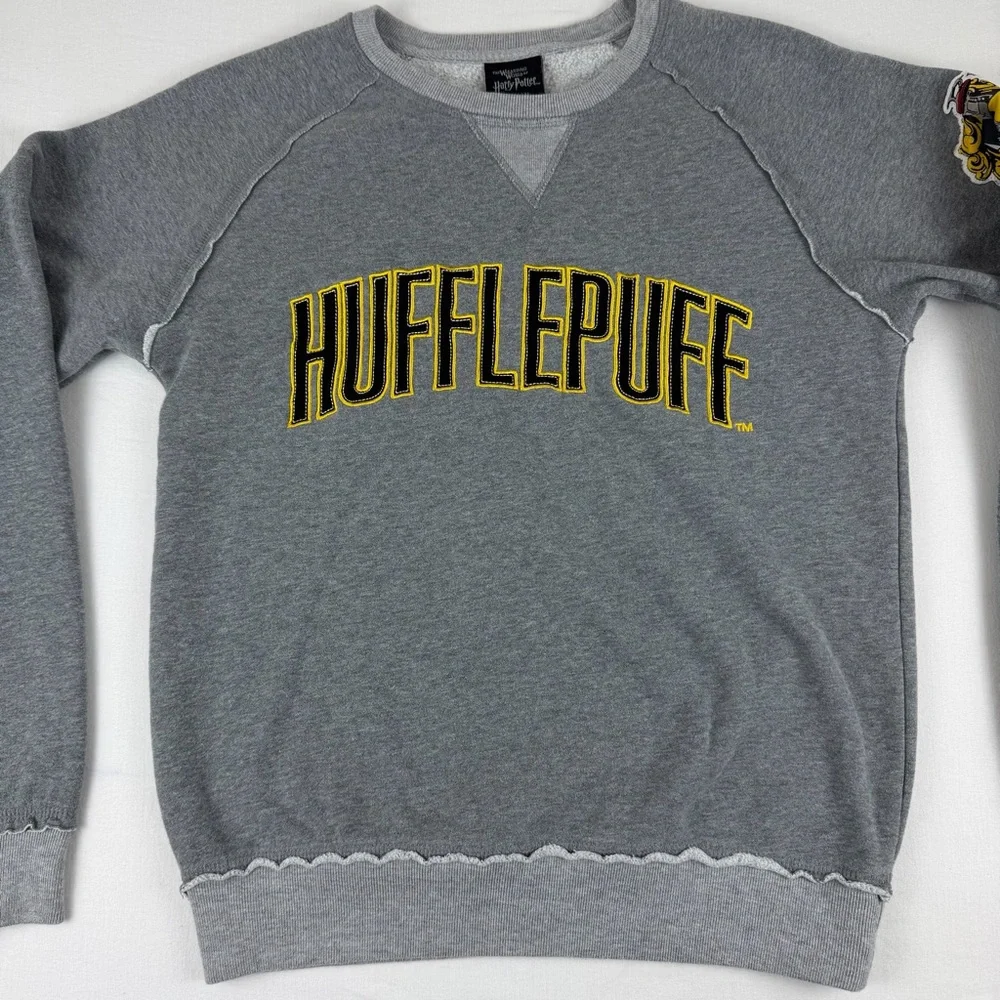 Universal Studios‎ Harry Potter Hufflepuff Crewneck Sweatshirt, Women's Size S